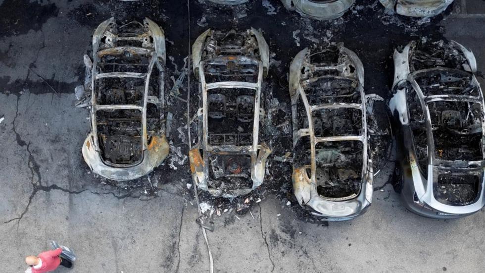 17 Tesla κάηκαν σε αντιπροσωπεία στη Ρώμη!